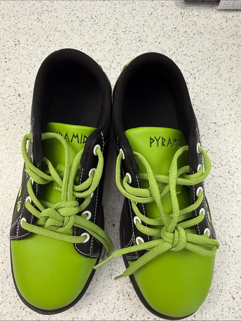 Kids Lime Green & Black Lace-Up bowling shoes